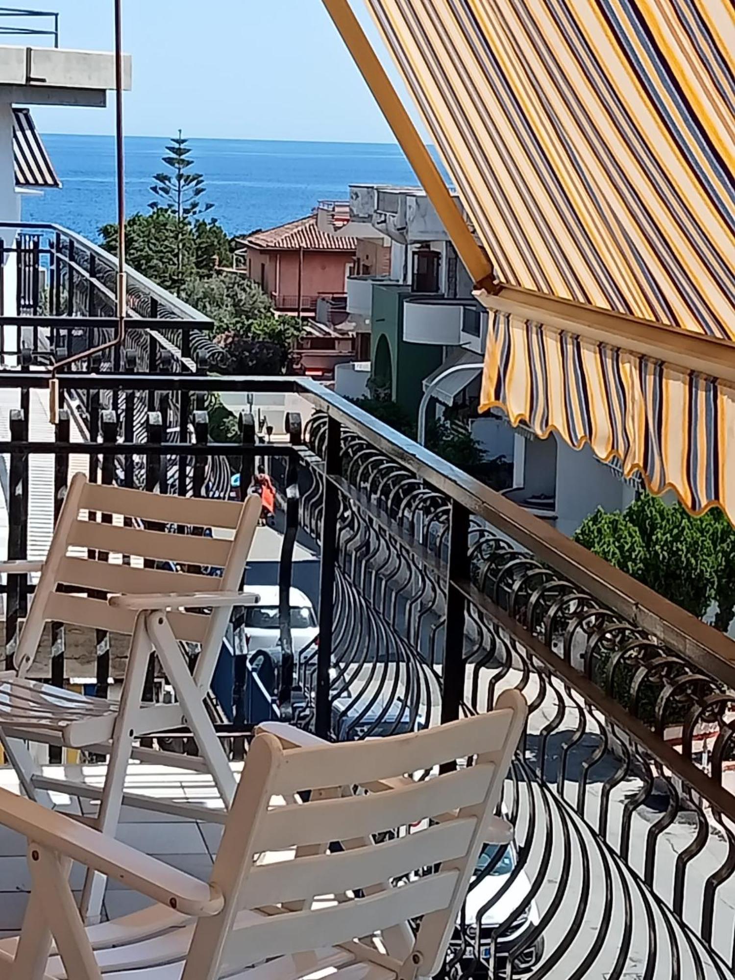 Savoca Apartment Giardini Naxos Dış mekan fotoğraf